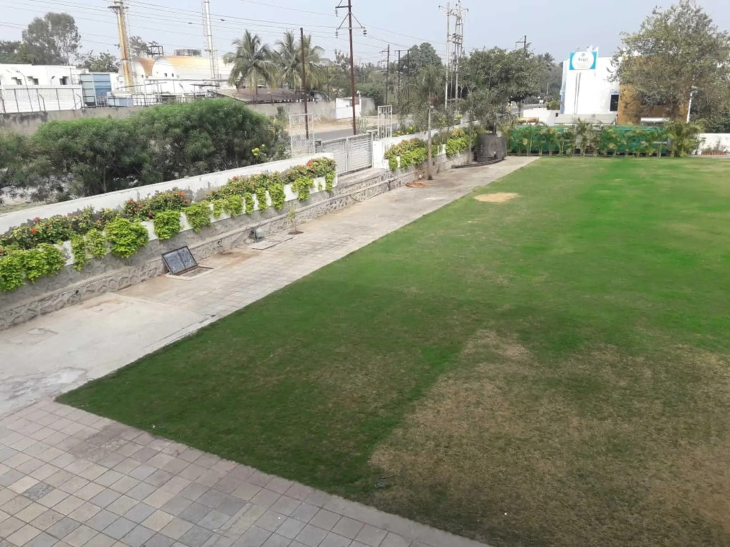 Hotel President Banquet & Lawns