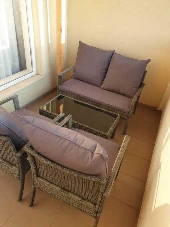 2-bed - Sleeps 4 - With Parking