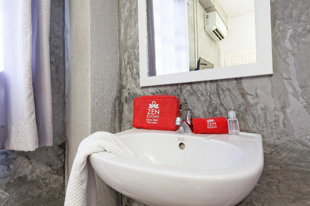 ZEN Rooms Yaowarat Road Phuket