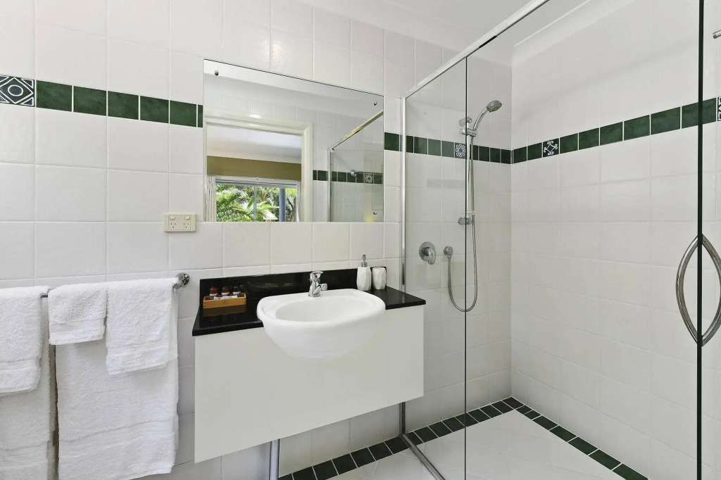 Azura Beach House B&B