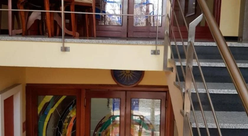 Xenia Hotel Drama