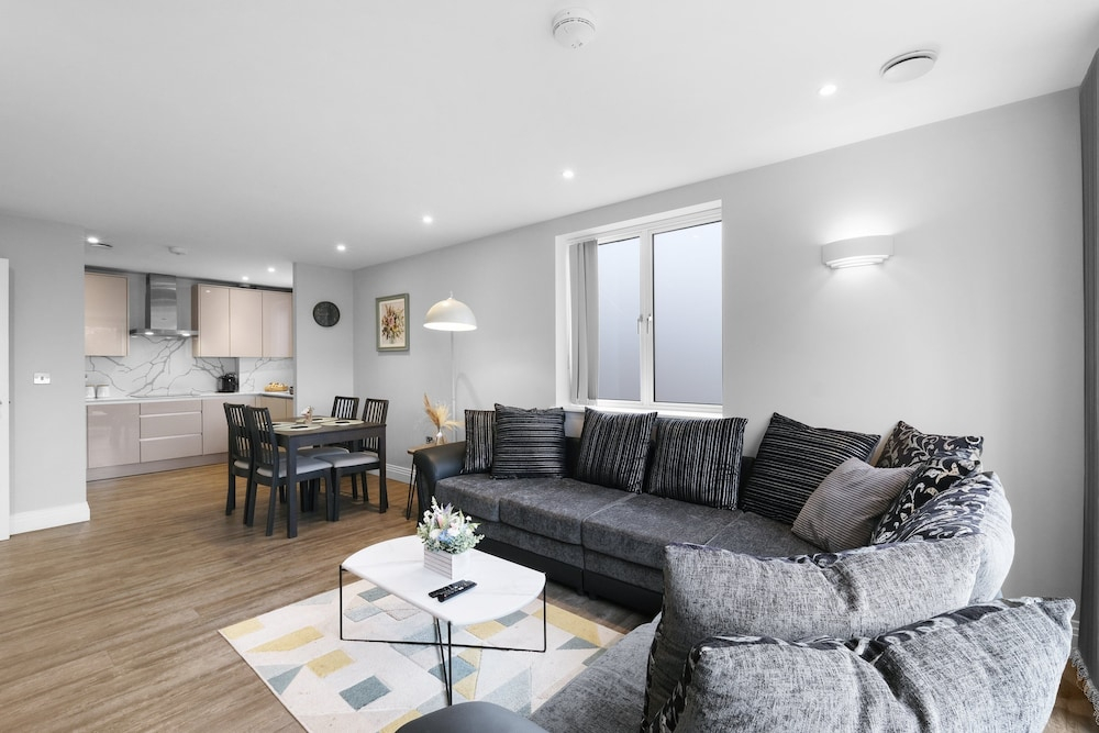 The Isleworth 2BR 2BA with Gated Parking & Balcony