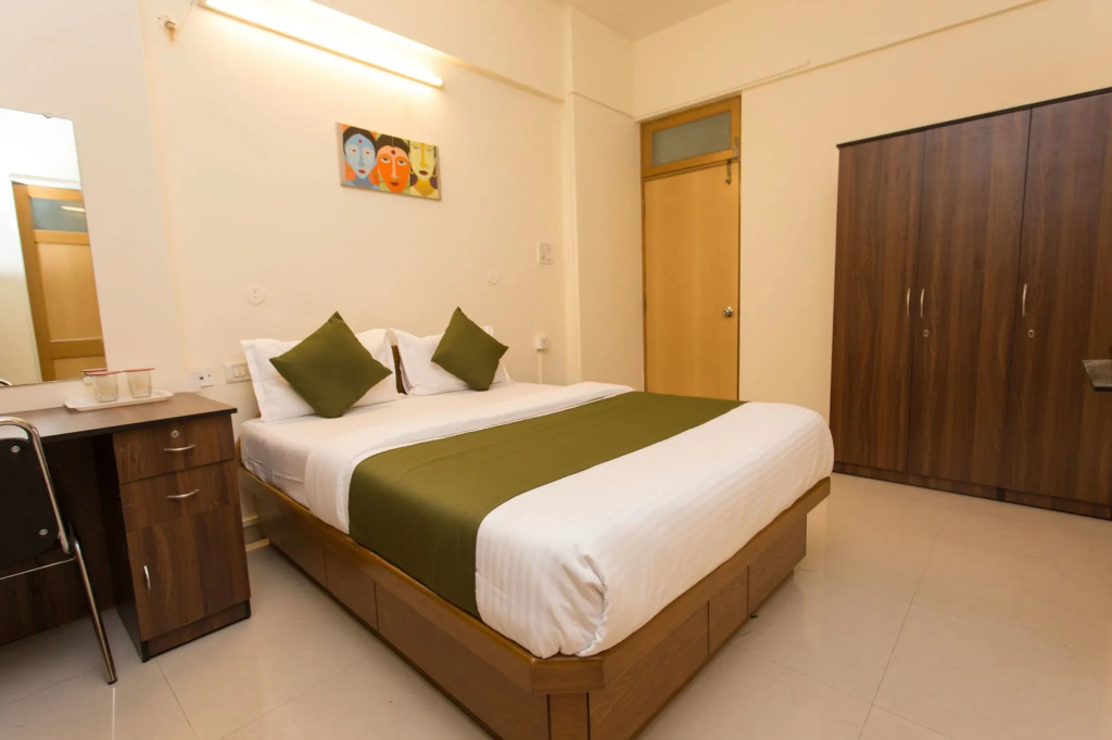 OYO 8838 Bandra East