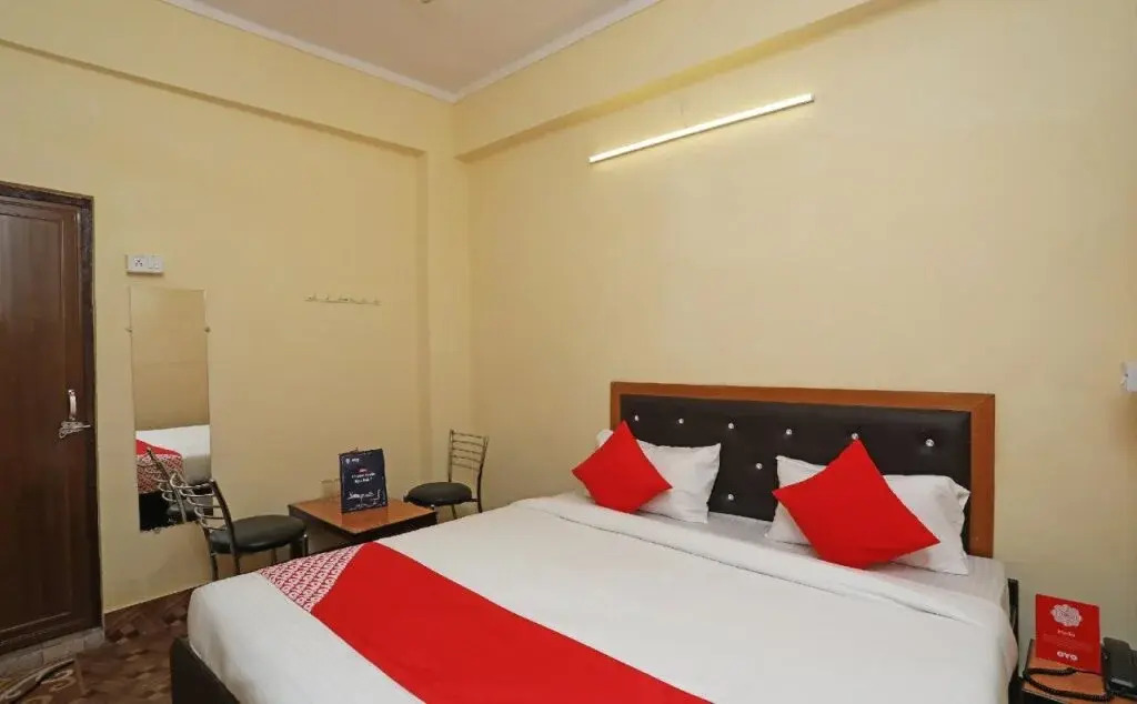 Royal Guest House By OYO Rooms
