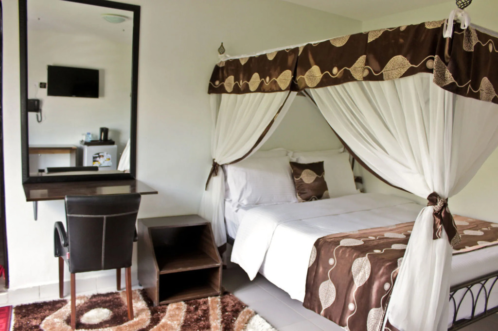 Hadassah Hotel