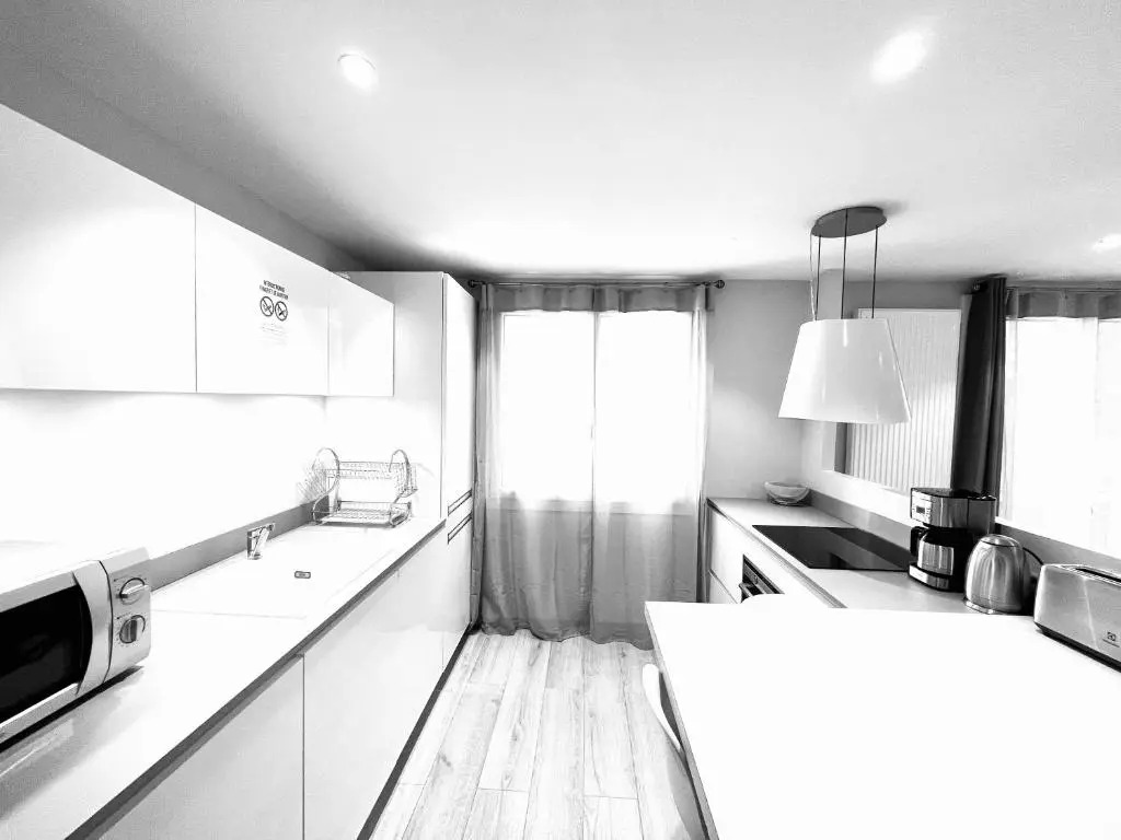 Le White Cosy à 5 minutes du Lac avec parking privatif gratuit