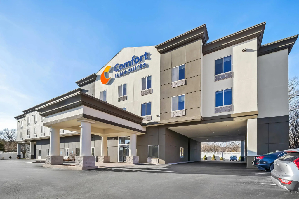 Comfort Inn & Suites Plainville-Foxboro