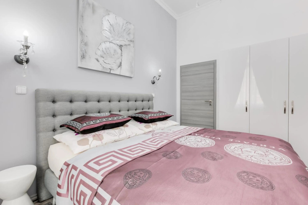 Apartment Thunovská 10