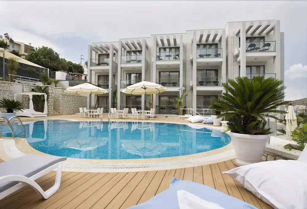 Kondo Suites & Residence