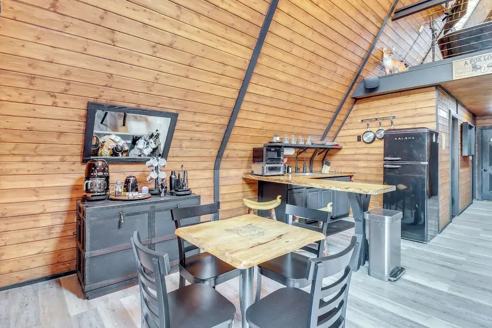 9 Mi to Big Boulder Mtn: A-frame Cabin w/ Hot Tub