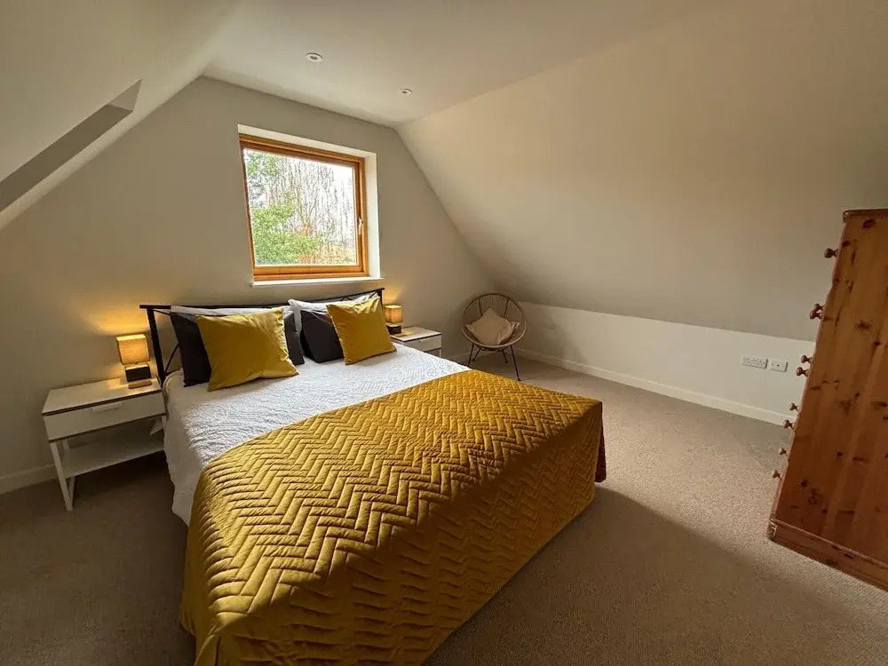 Tranquil Pond View Loft Retreat in Sudbury