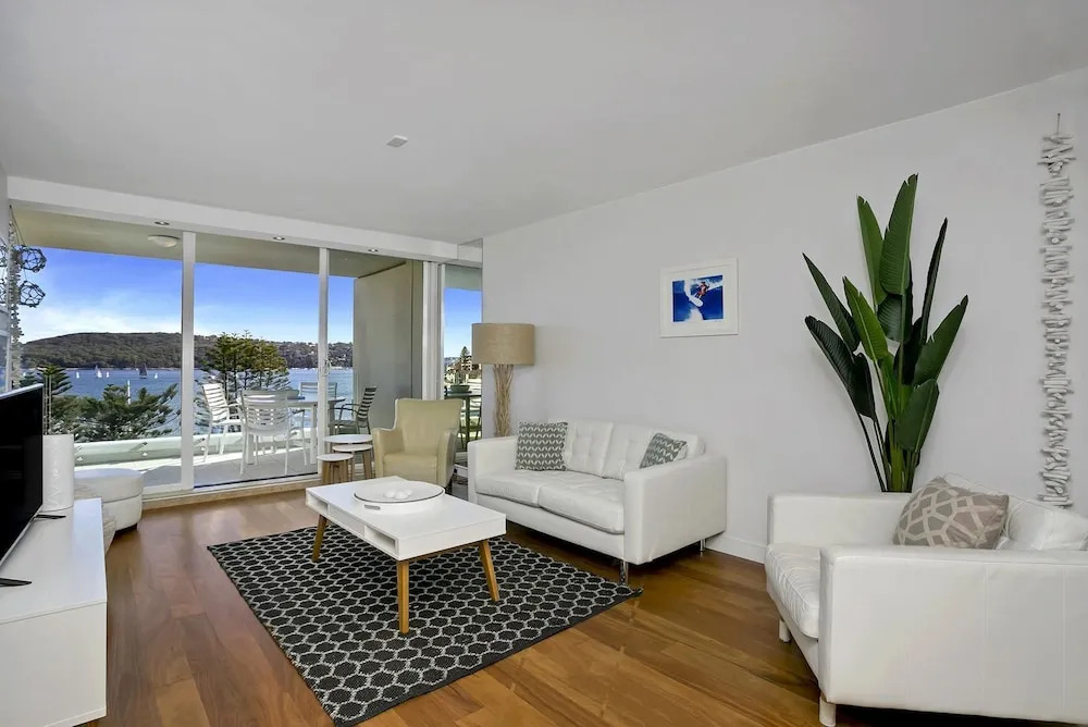 Beautiful 2 Bedroom Apartment Overlooking Manly Wharf - MAN29