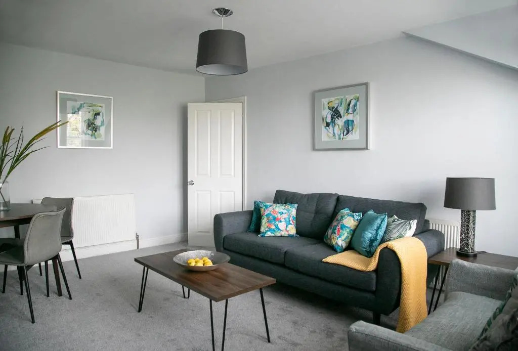 Harlow Apartment 3