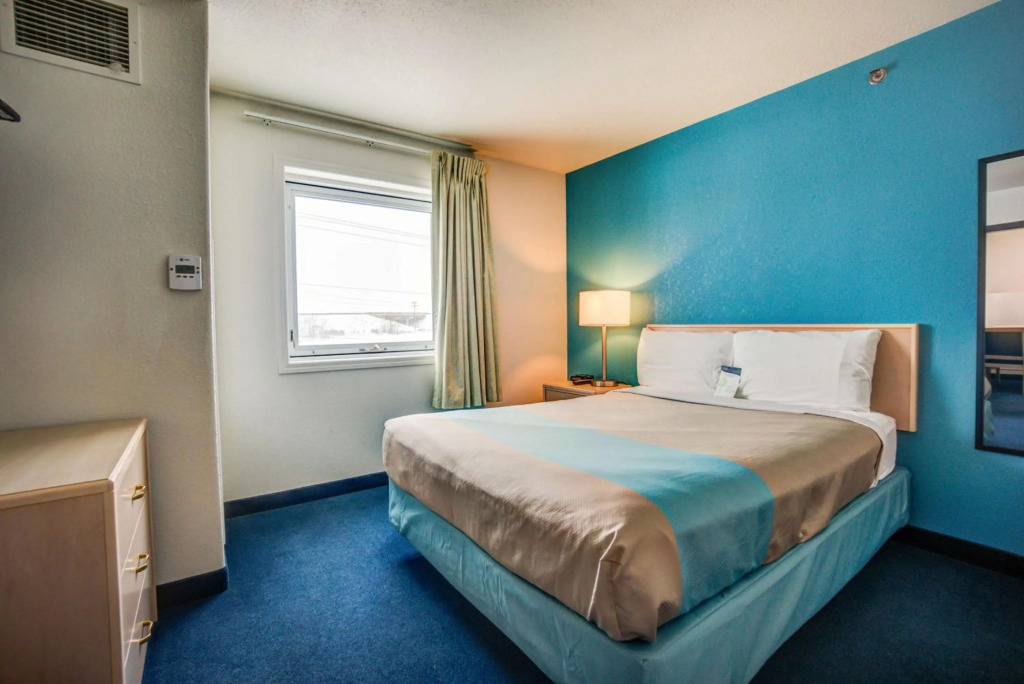 Motel 6-Red Deer, AB