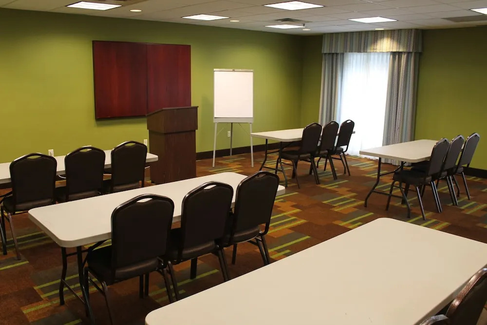Holiday Inn Express Hotel & Suites RIPLEY, an IHG Hotel