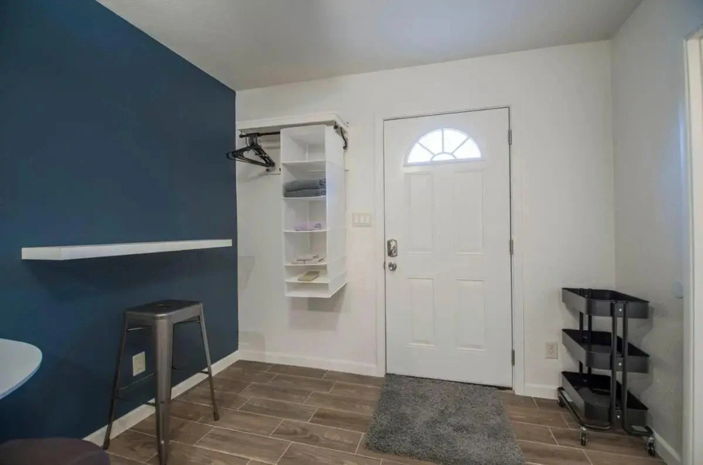 34B- Modern studio condo heated pool and dog park