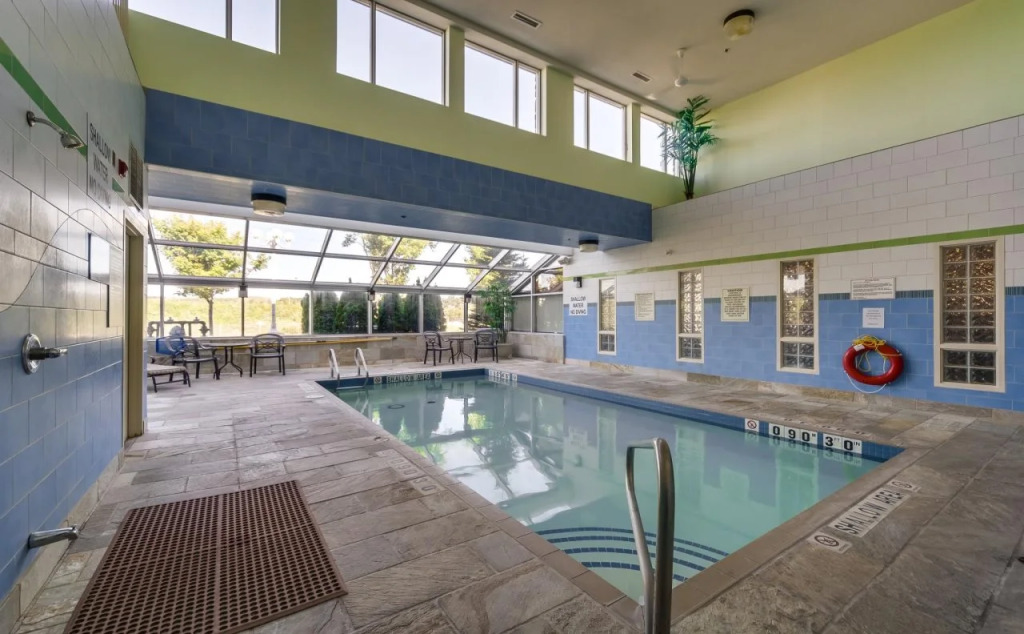 Monte Carlo Inn Barrie - Newly Renovated