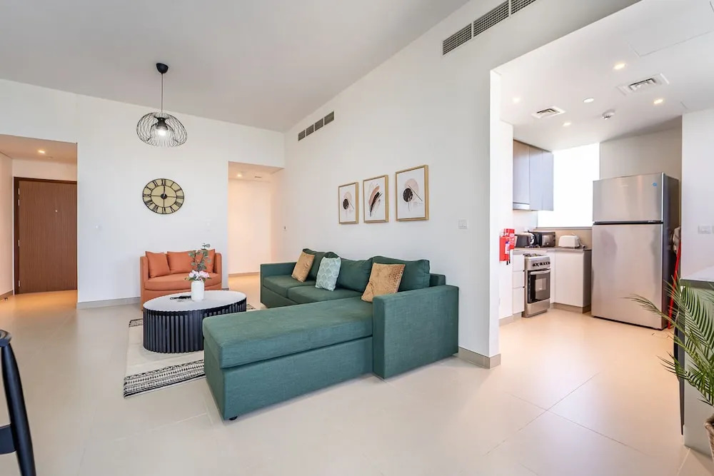 Luxury StayCation - Spacious Modern Apt Overlooking The Arabian Sea