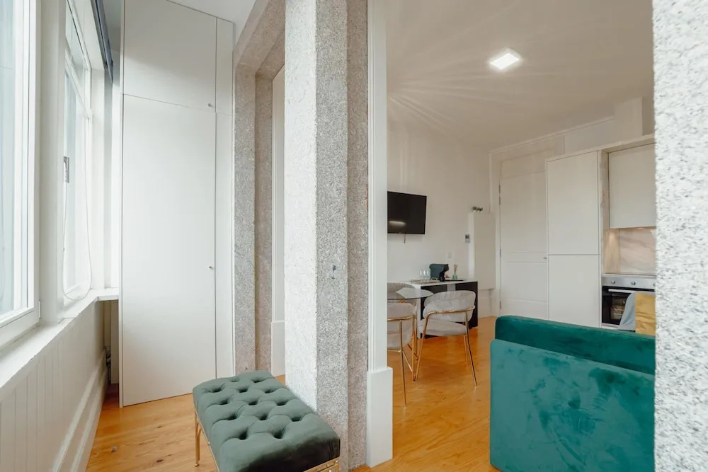 Downtown Premium Apartment by Vacationy