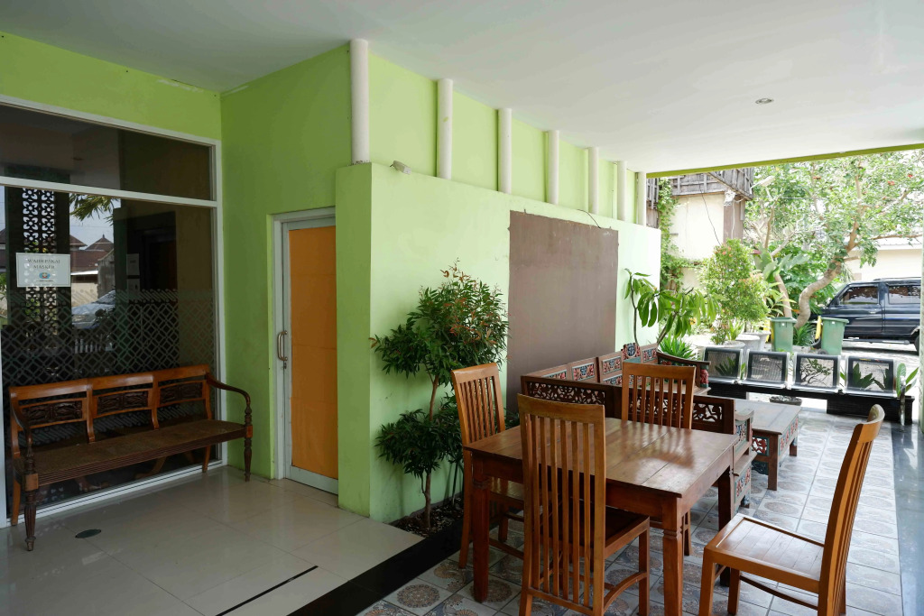 RedDoorz Plus Syariah near Laweyan Solo
