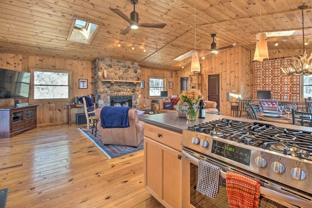 Cabin w/ Decks & Fire Pit Near Lost River