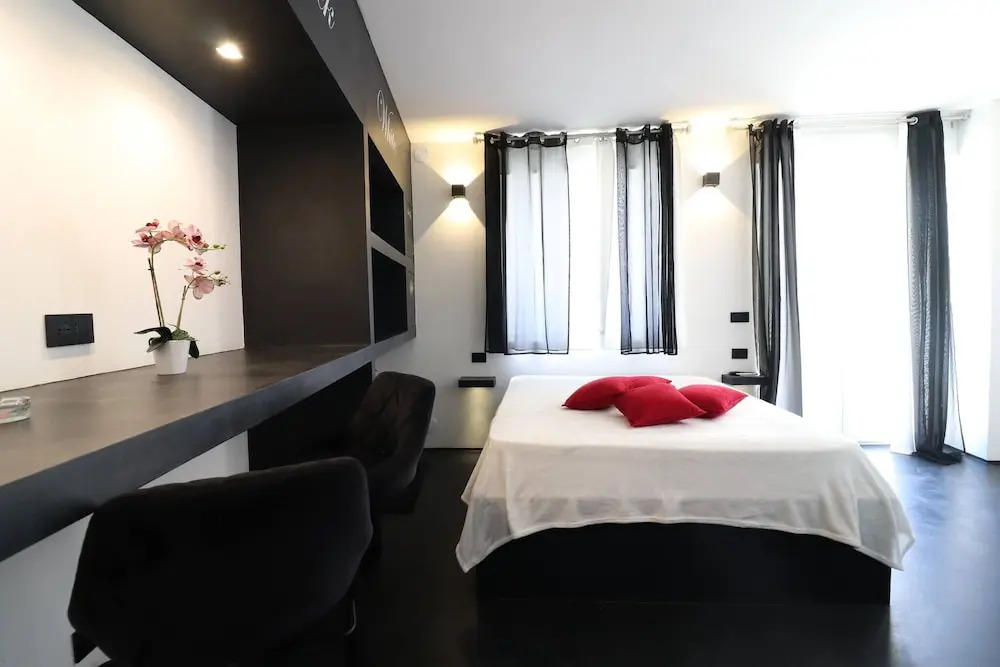 Black&white Otranto Suite