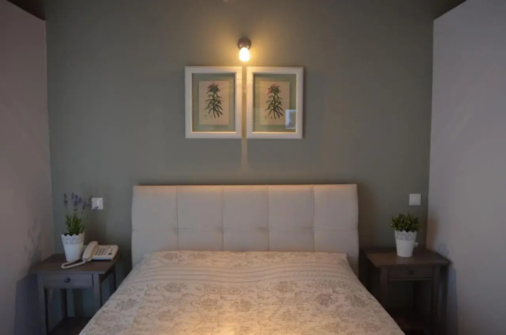 Romanza Studios