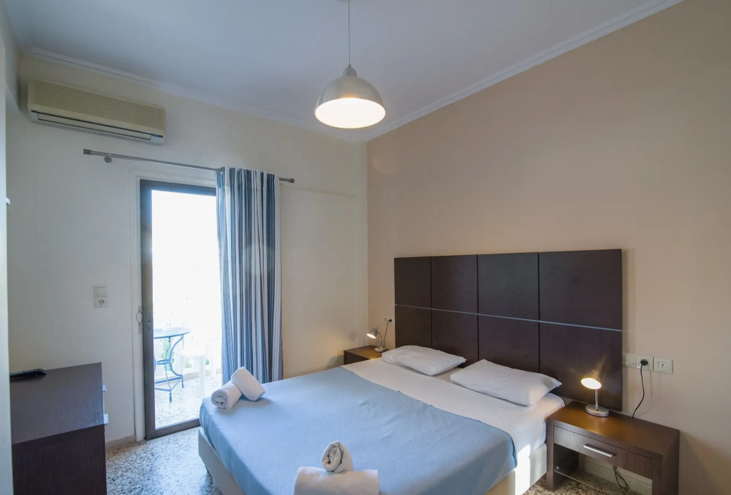 Kamari Blue Boutique Hotel