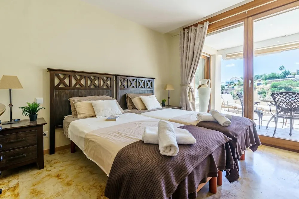 Marbella Mountain With sea View and Pool