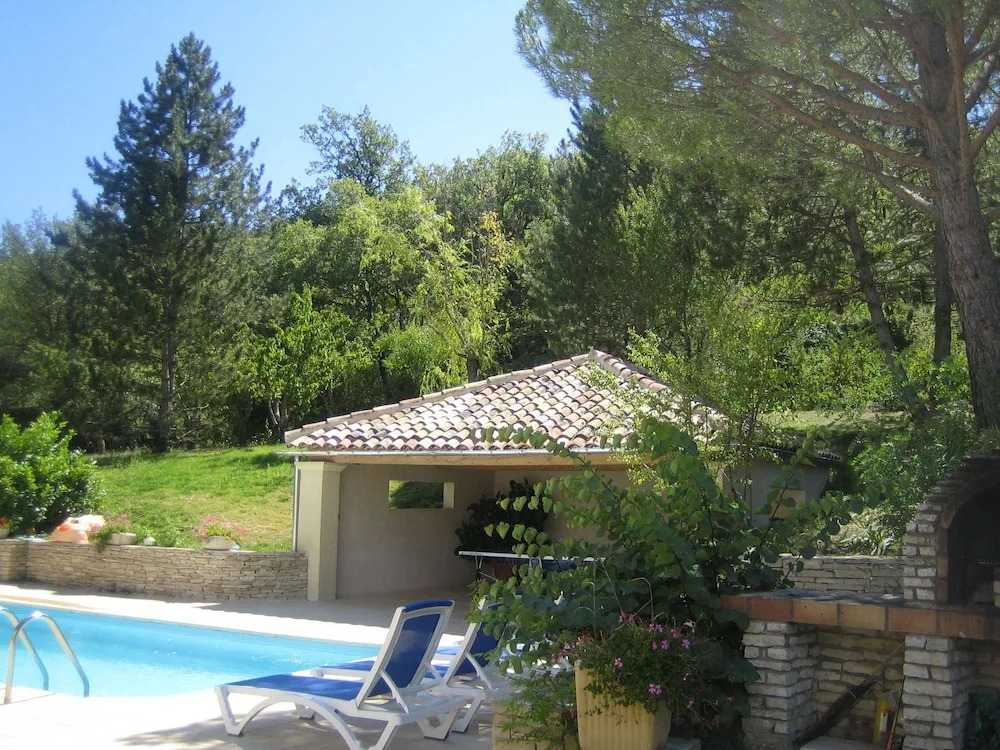 Attractive Holiday Home in C reste with Pool