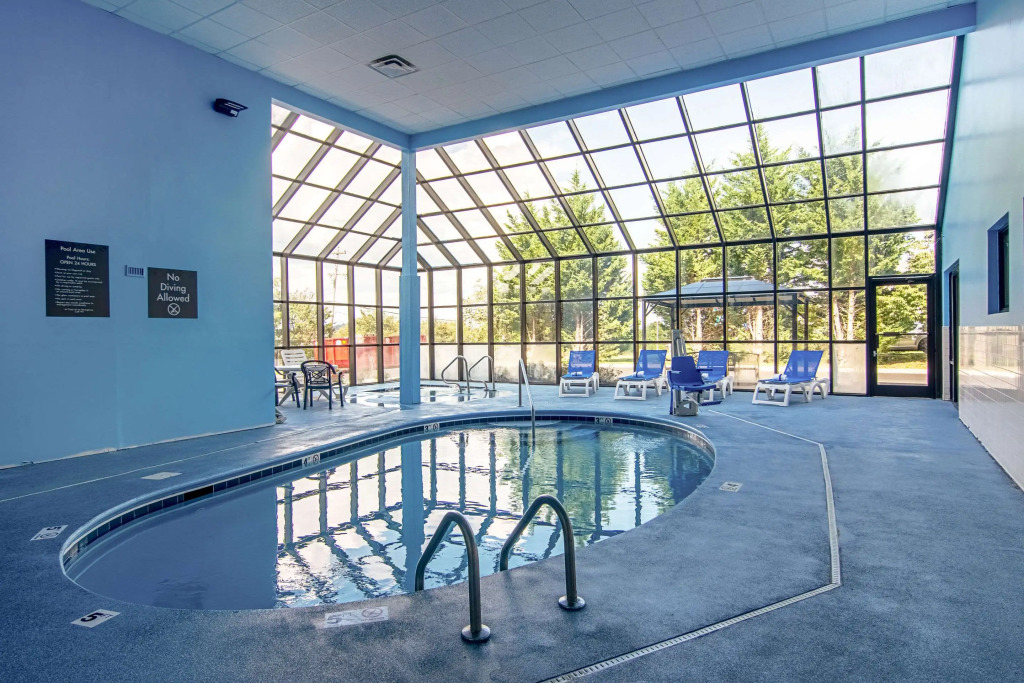 Comfort Suites Knoxville Airport