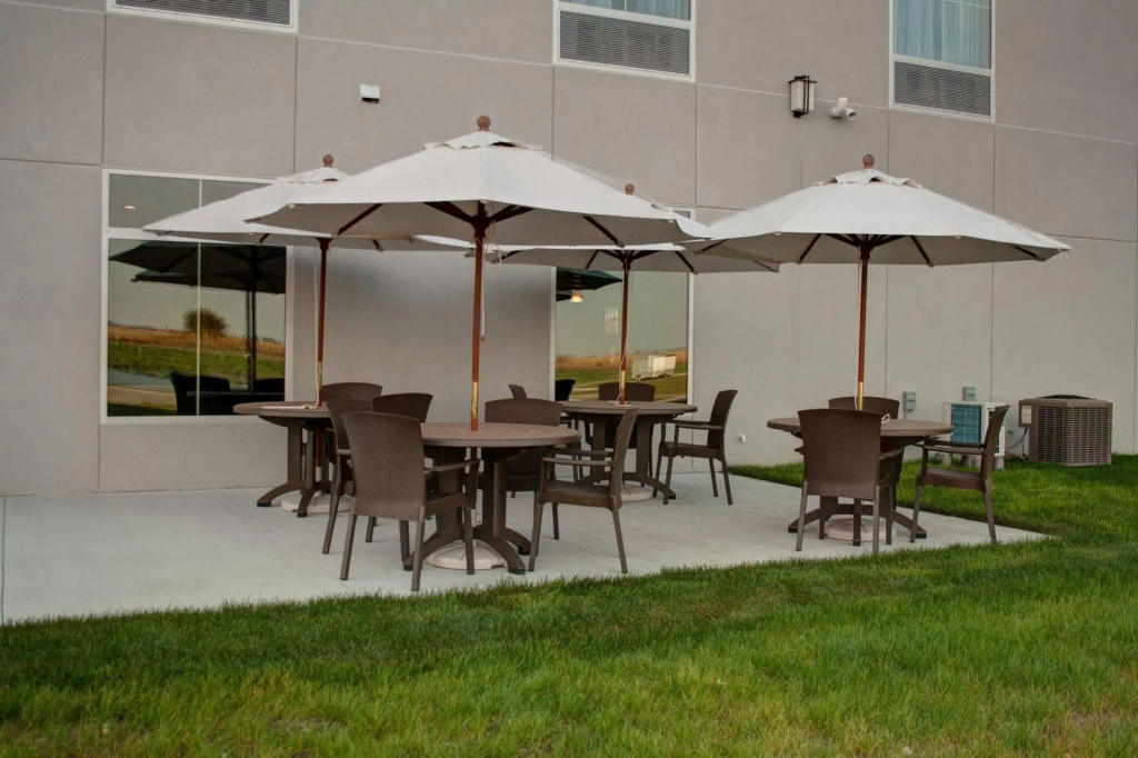 Cobblestone Hotel and Suites - Jefferson