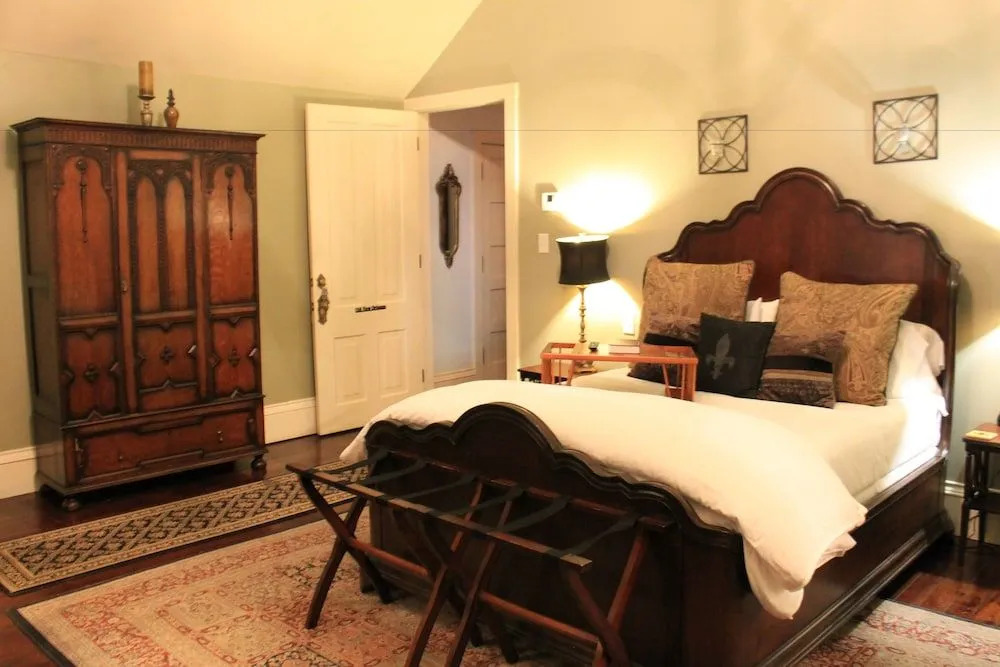 Grand Magnolia Ballroom & Suites