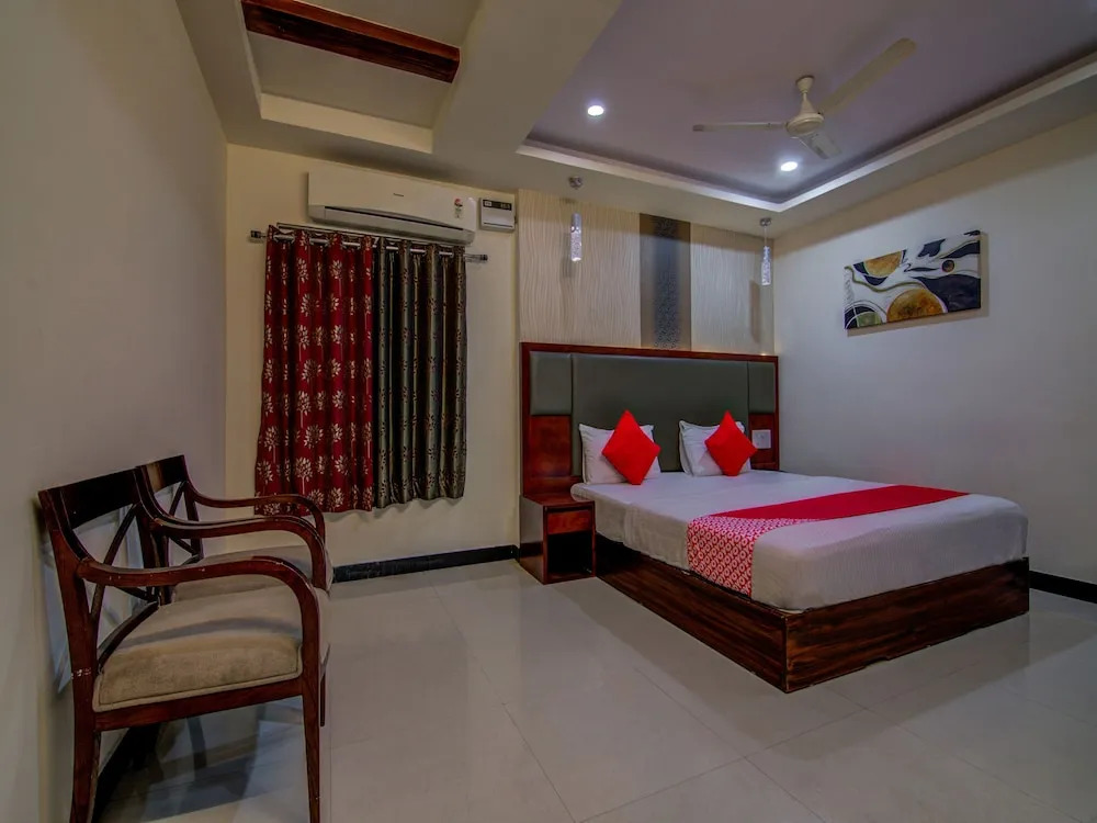 OYO 14044 Hotel Seacity Grand