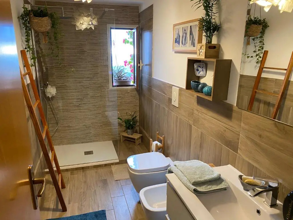 Gallery 123 Luxury Room