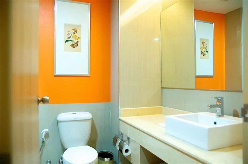 Jolly Suites and Spa Petchkasem