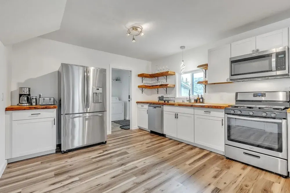 Apartment In Anchorage ~ 1.2 Miles from Downtown 2 Bedroom Apts by RedAwning