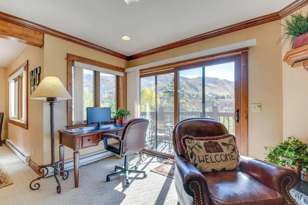 Mtn-view Steamboat Condo: Shuttle to Resort