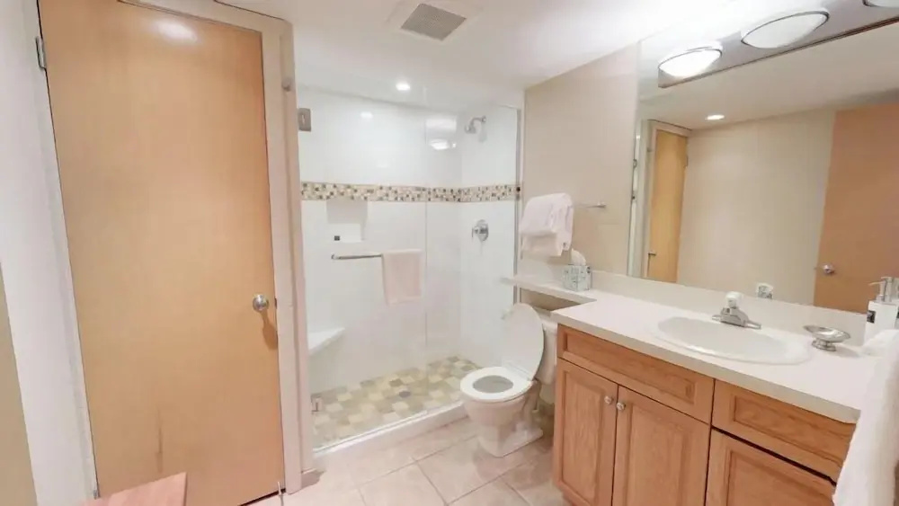 Contemporary 3 Bedroom Ski In, Ski Out Condo With Pool And Hot Tub In Snowmass Village