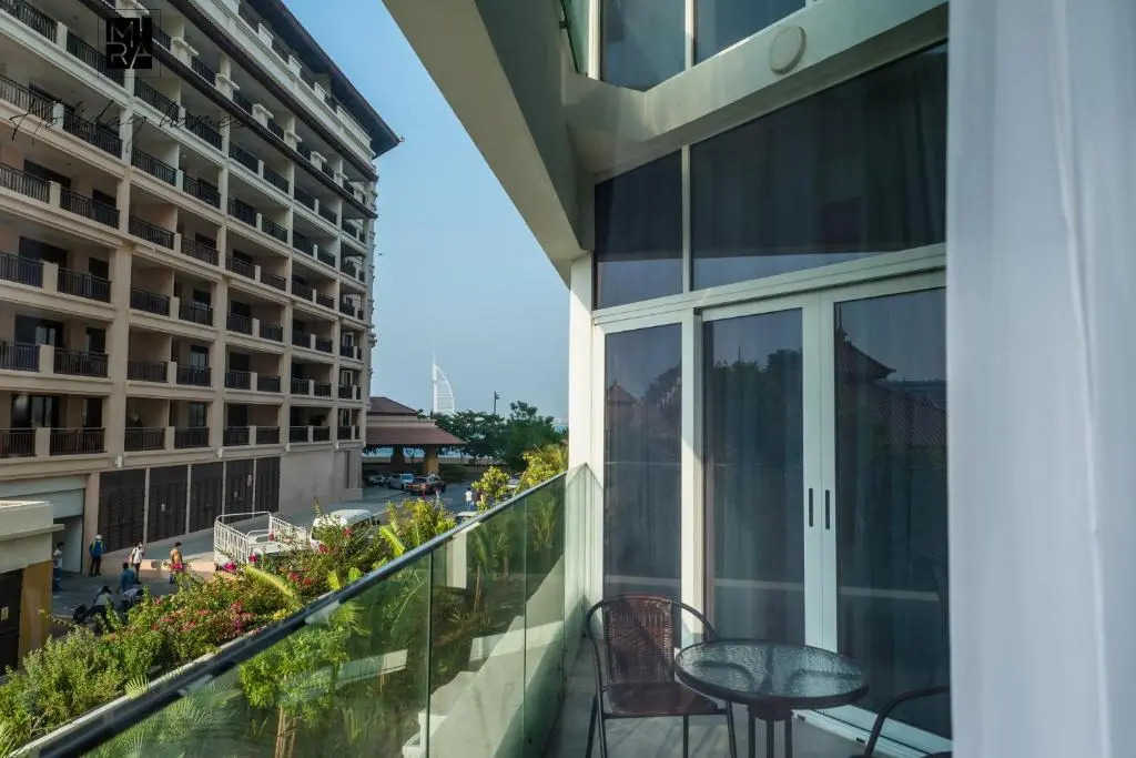 Mira Holiday Homes - 1 Bedroom in Palm Jumeirah with Beach Access