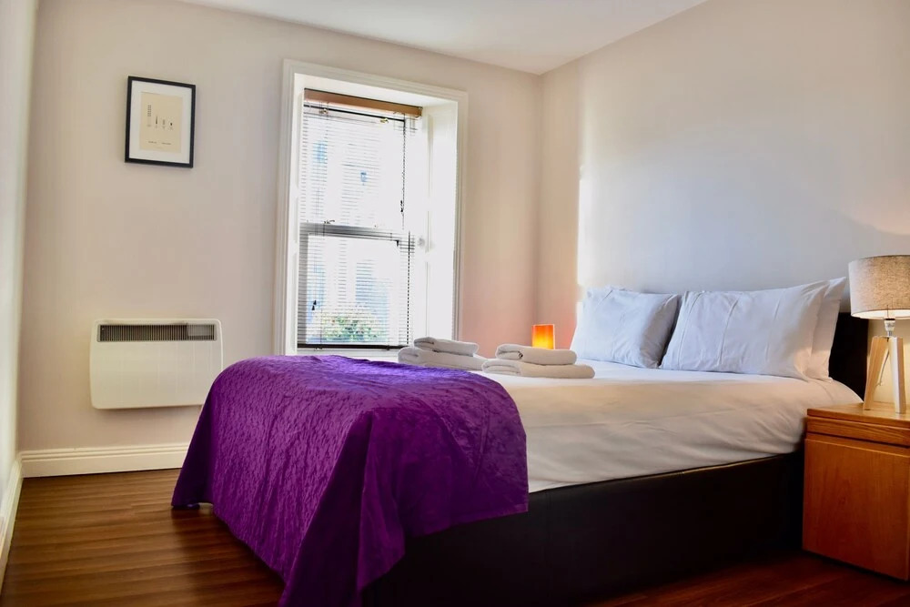 Modern 2 Bedroom Flat Above Family Run Pub