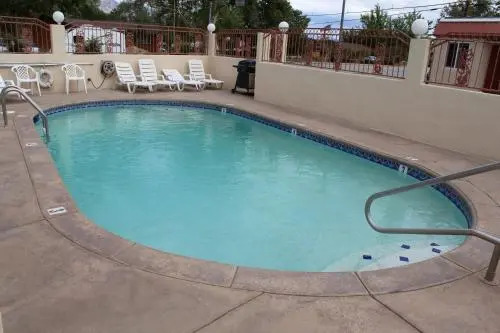 Trails Motel