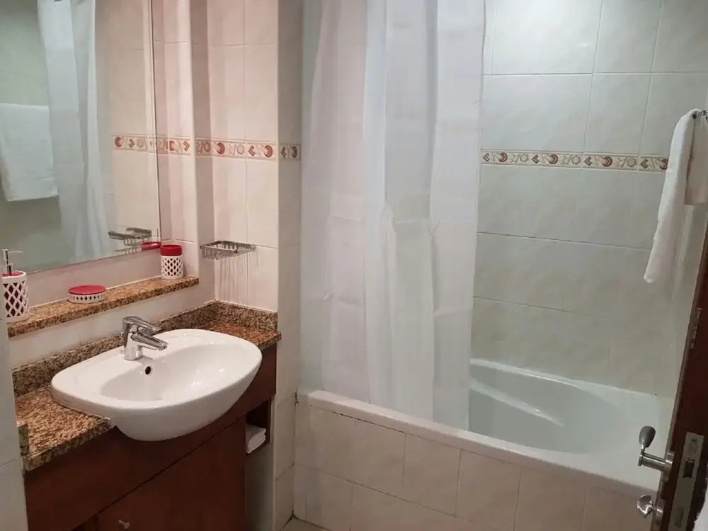 Beautiful 1Bedroom apartment Near Metro
