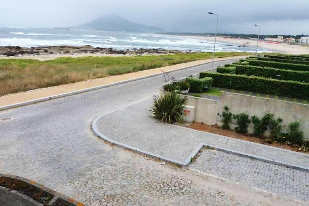 House with One Bedroom in Moledo, with Wonderful Sea View, Balcony And Wifi