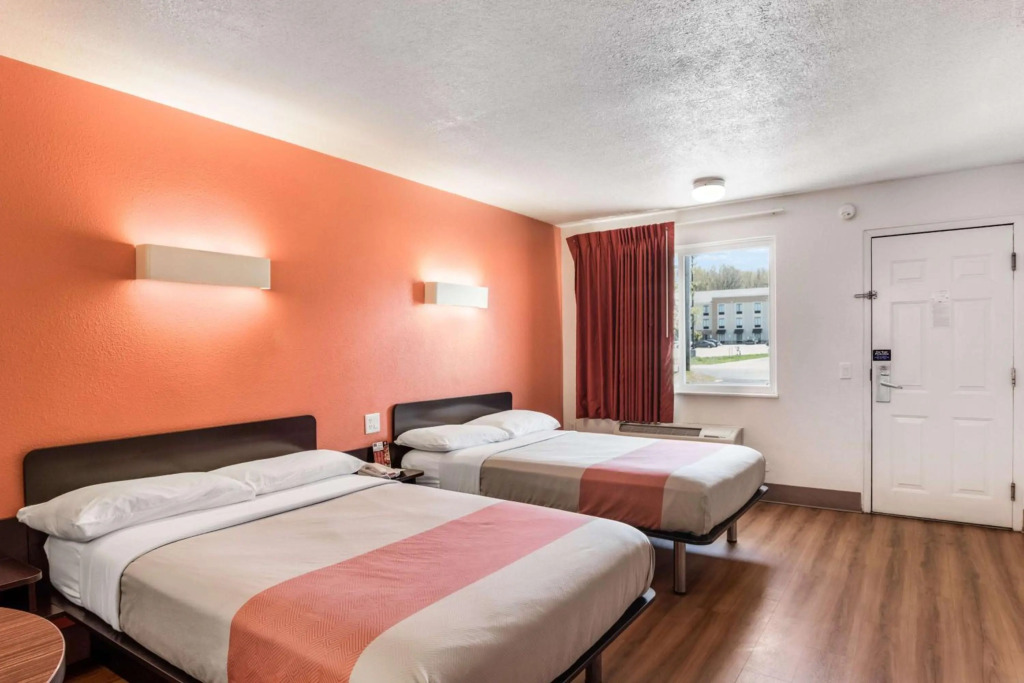 Motel 6-Youngstown, OH