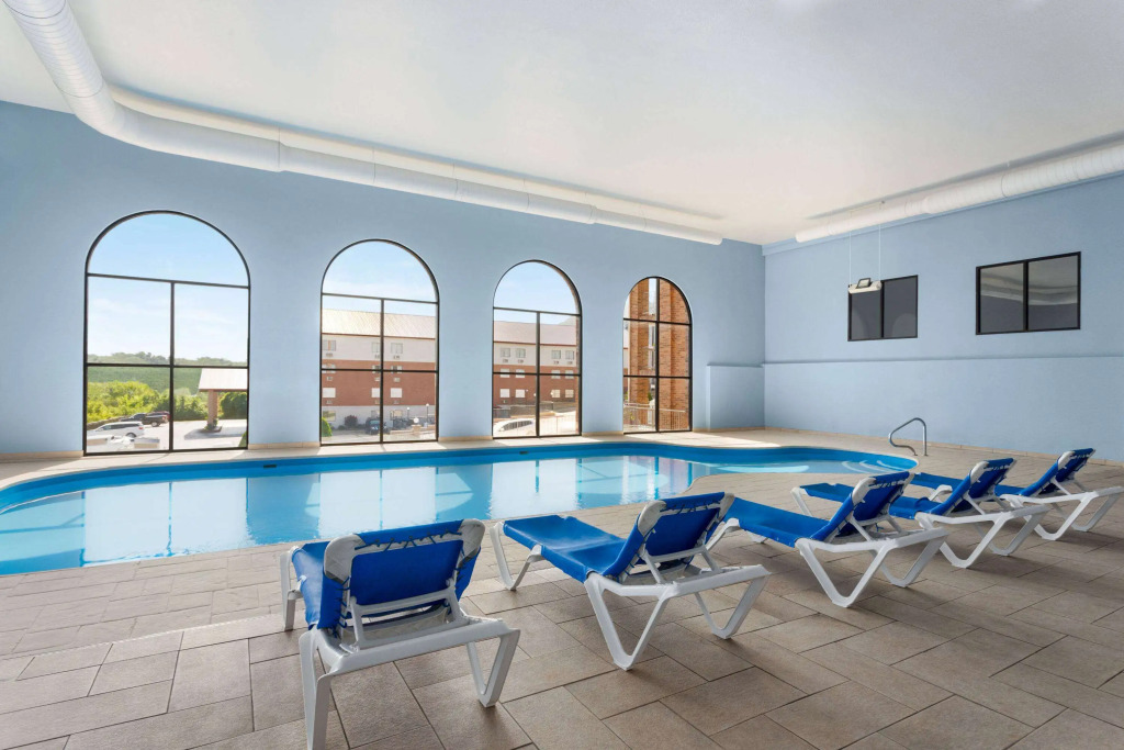 AmericInn by Wyndham Branson & Conference Center