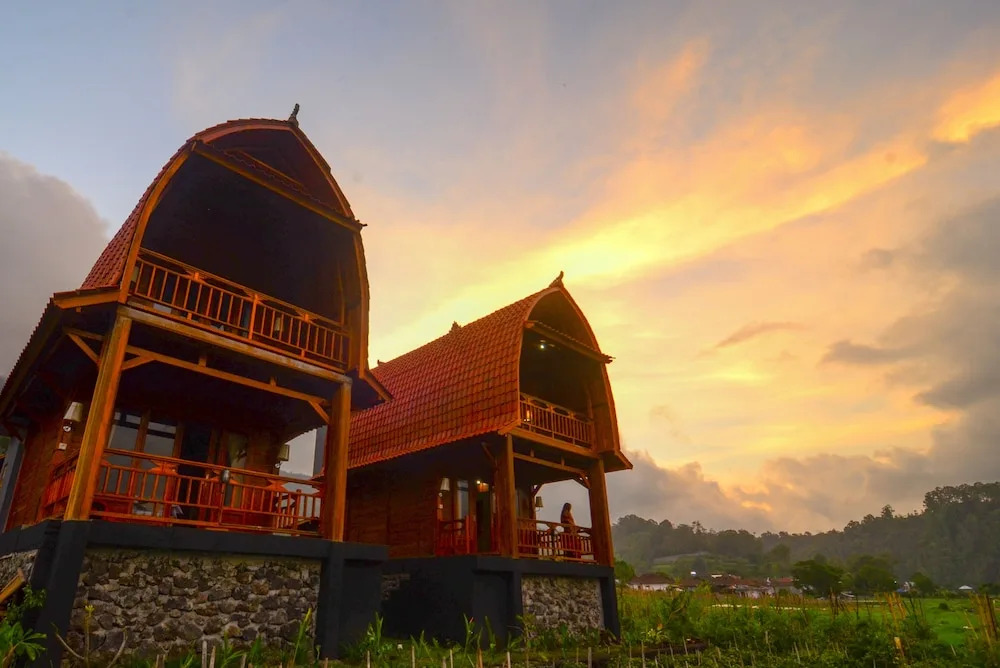 Kedisan Lake View by Atharva Bali
