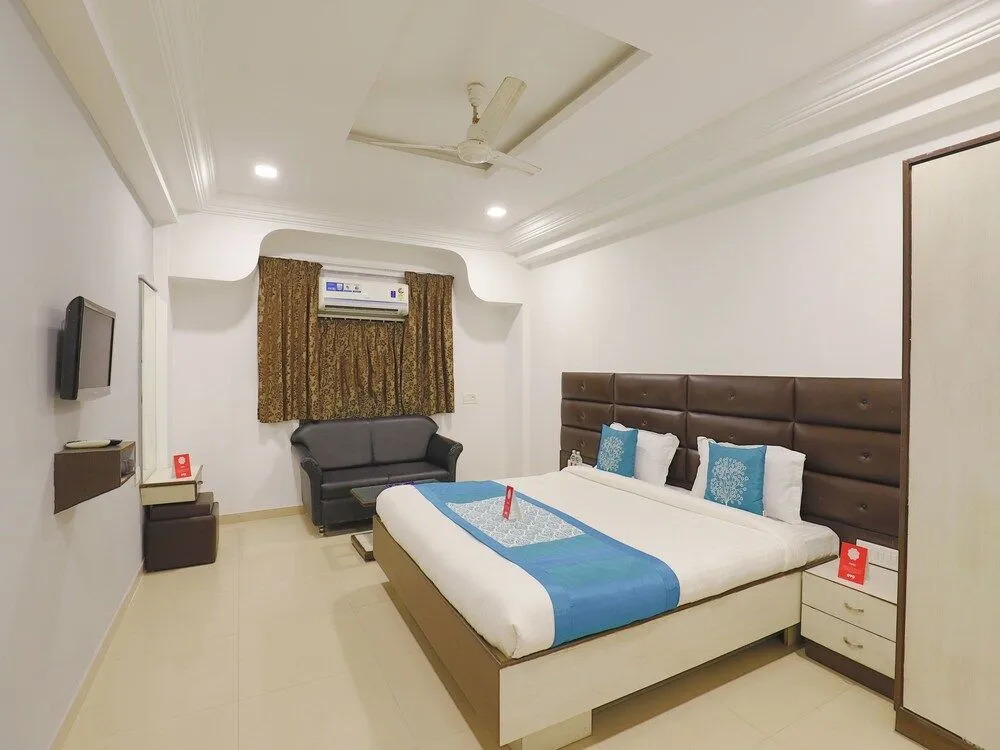 OYO Flagship 321 Vastrapur Ahmedabad
