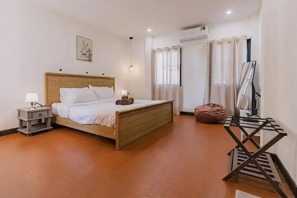 Modern Family House - 4 Bedrooms 5 Mins From Old Town With Gallery - Deja Home