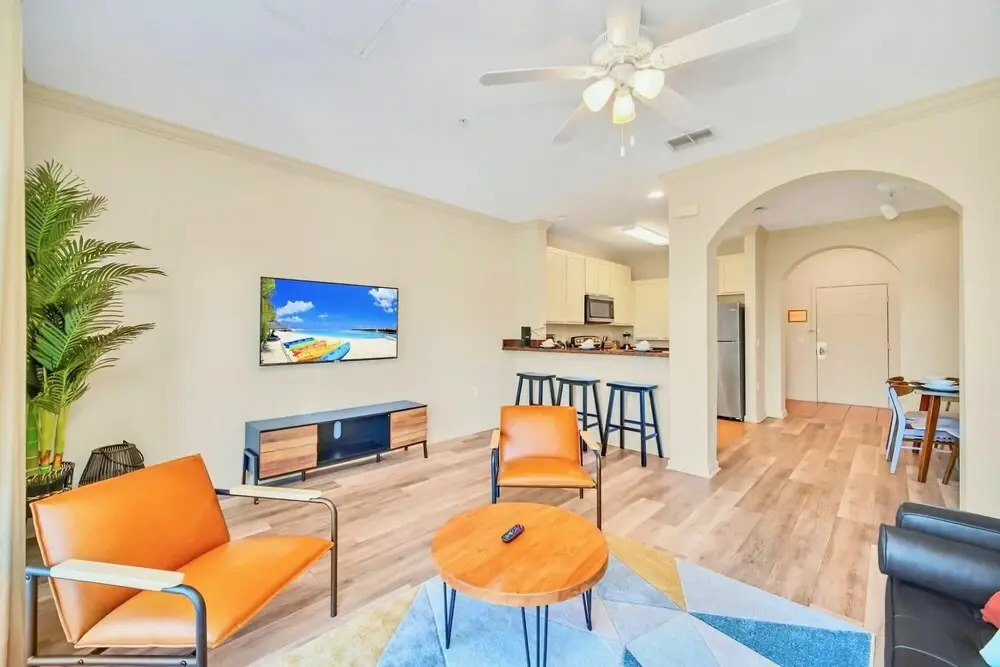 Condo w Pool, Games Room - Pet Friendly
